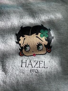 Gildan Heather Gray Betty Boop Hazel Graphic Crewneck Sweatshirt
